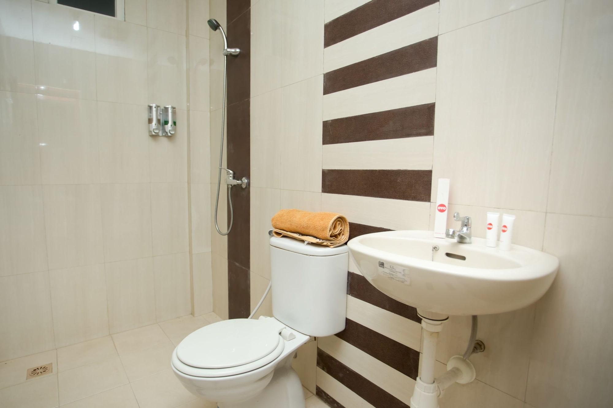 Oyo 850 Lapan Lapan Otel Banjarmasin  Dış mekan fotoğraf